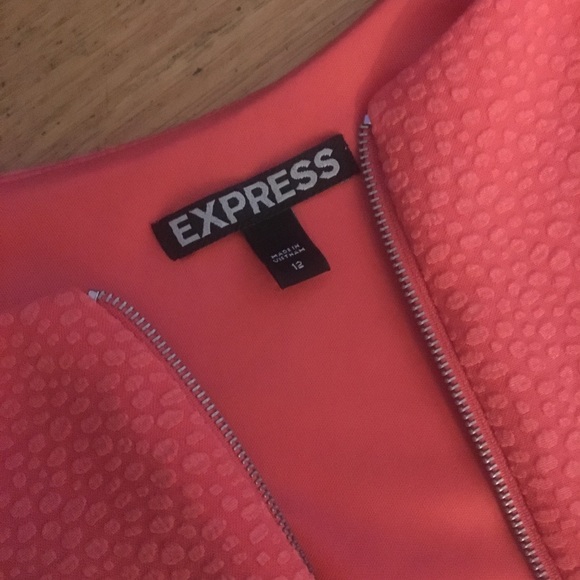 Express dress - Picture 2 of 2